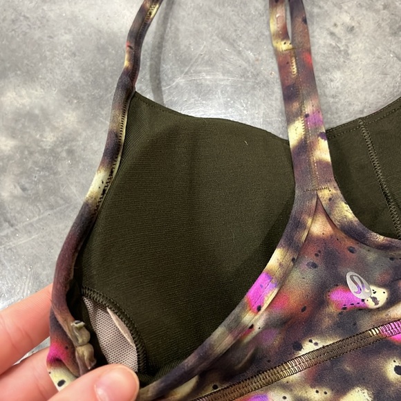 NWOT Lululemon Flow Y Bra Size 4 - Picture 3 of 4